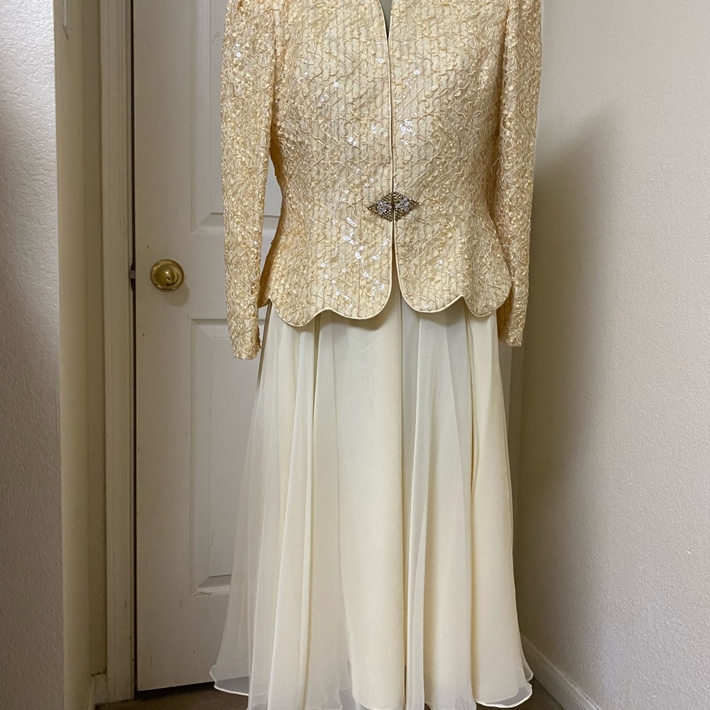 Elegant pale Yellow Sequin Jacket and Skirt Set
